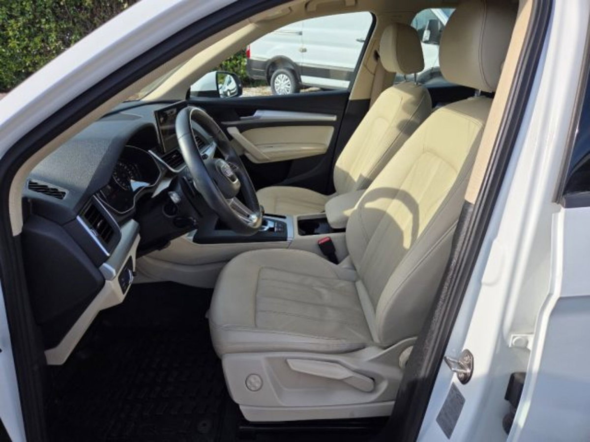 Audi Q5 50 TFSI e quattro S tronic Business Design (18)