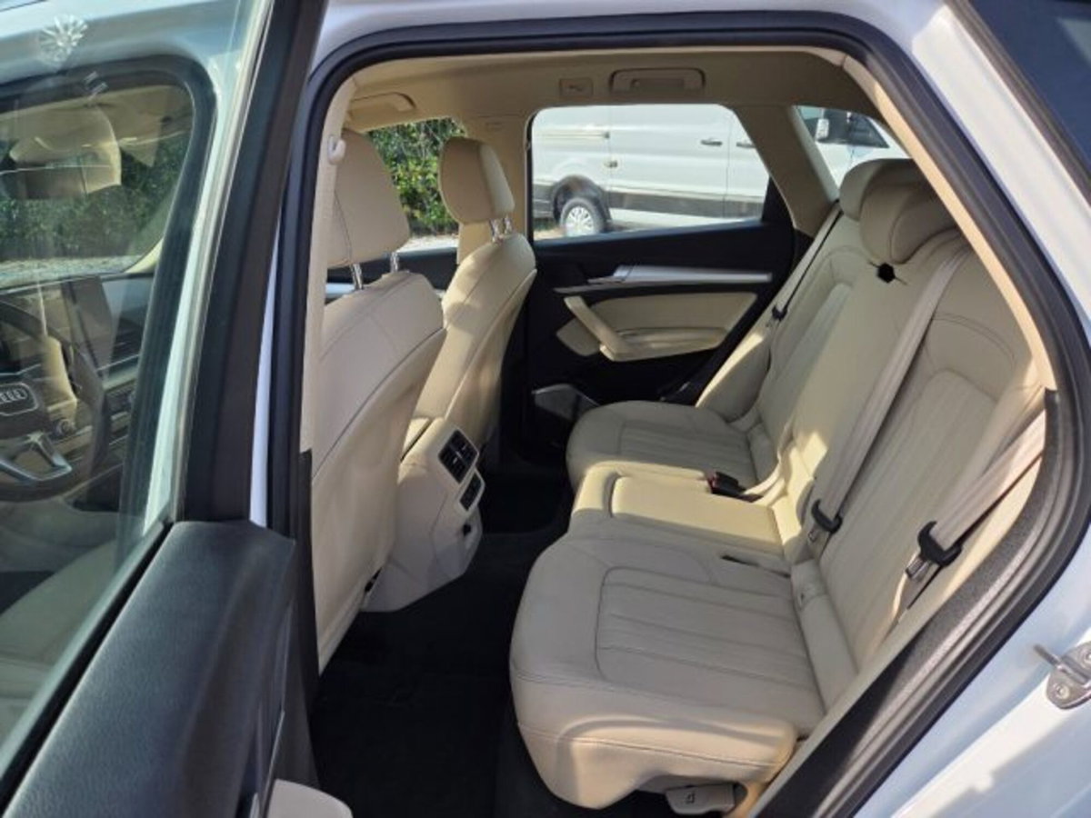 Audi Q5 50 TFSI e quattro S tronic Business Design (19)