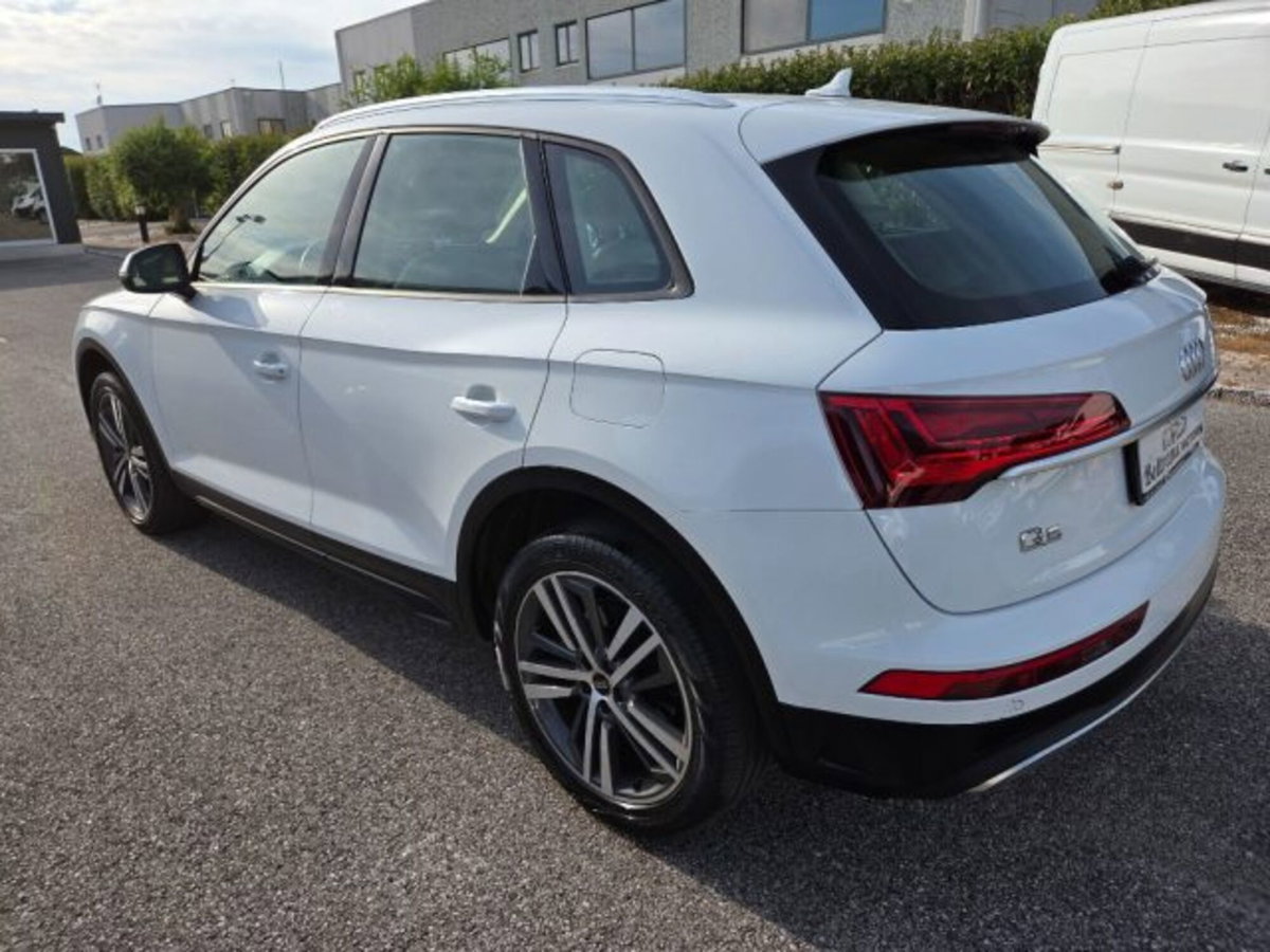 Audi Q5 50 TFSI e quattro S tronic Business Design (5)