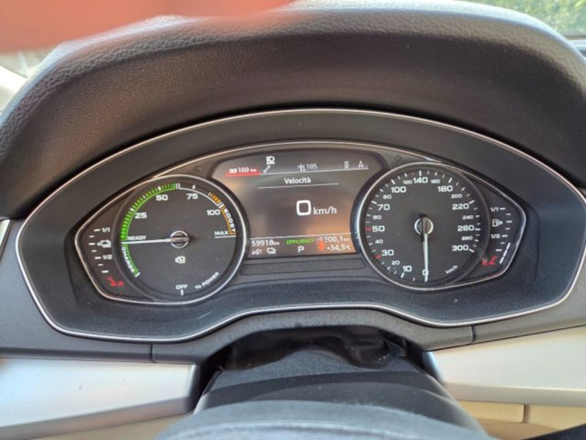 Audi Q5 50 TFSI e quattro S tronic Business Design (9)