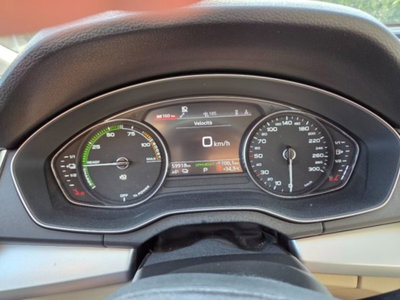 Audi Q5 50 TFSI e quattro S tronic Business Design (9)