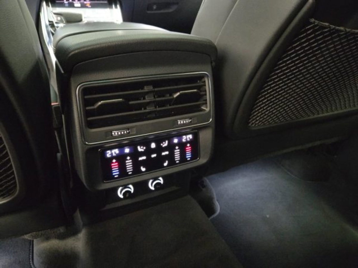 Audi Q8 Sportback 50 quattro (15)