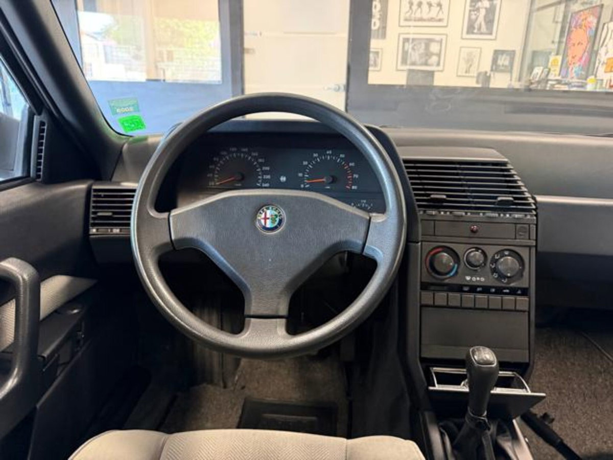 Alfa Romeo 164 2.0i Twin Spark (10)