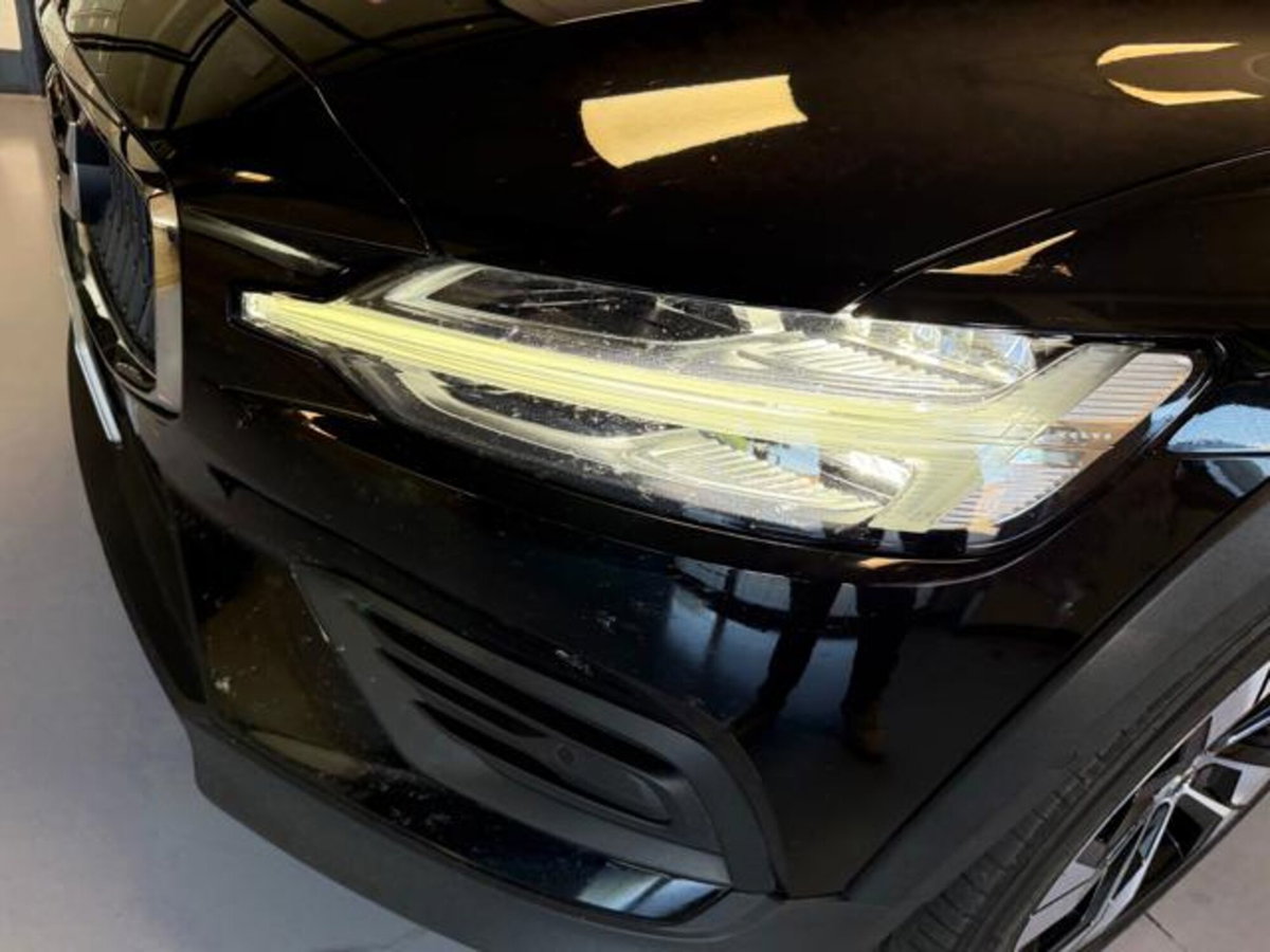 Volvo V60 Cross Country B4 (d) AWD Geartronic Business Pro Line (13)