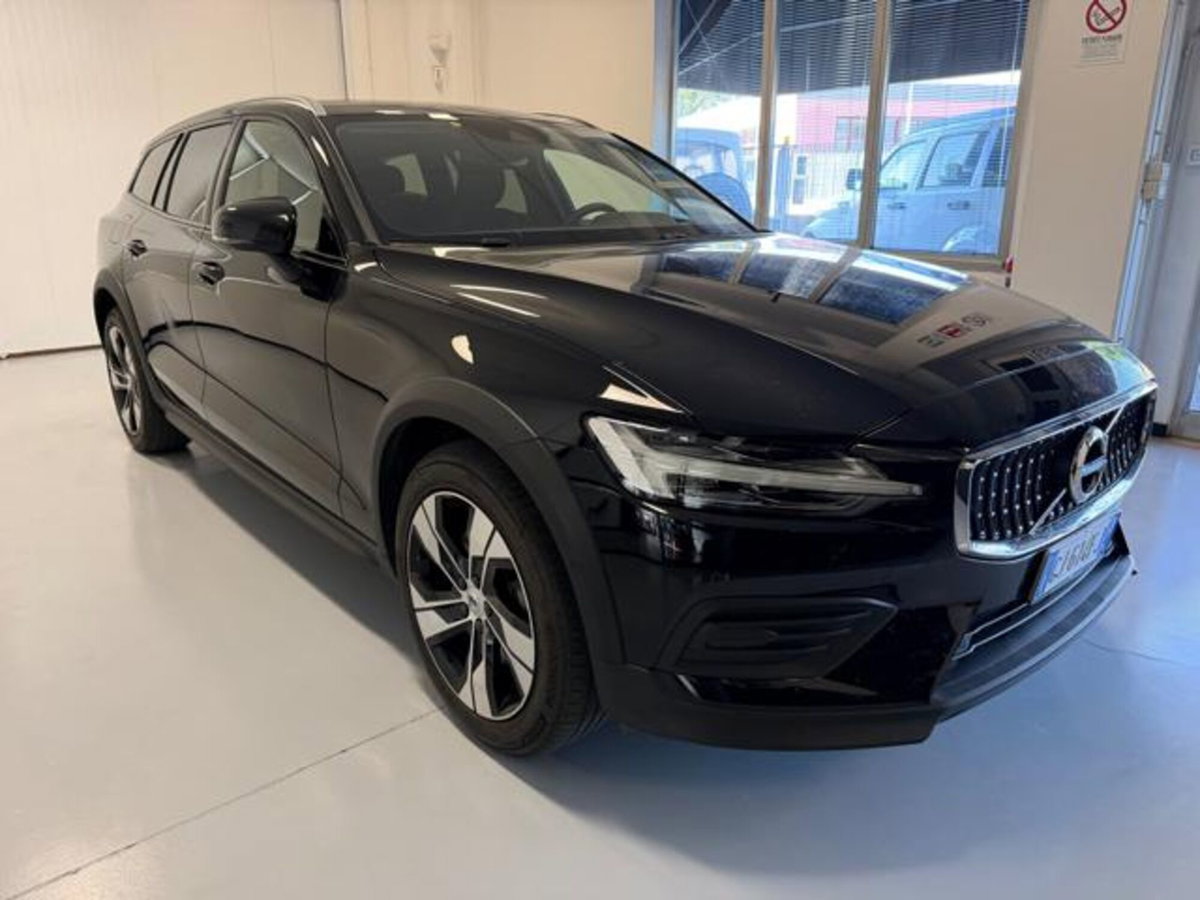Volvo V60 Cross Country B4 (d) AWD Geartronic Business Pro Line (3)