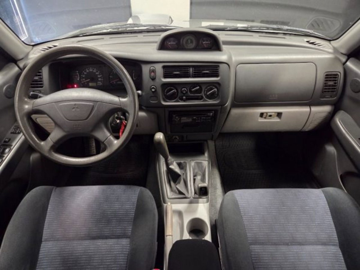 Mitsubishi Pajero 2.5 TDI cat GLS Autocarro (10)