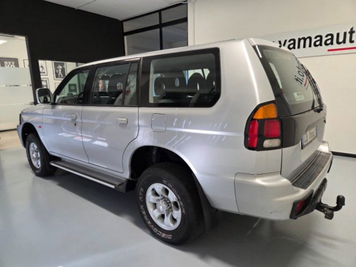 Mitsubishi Pajero 2.5 TDI cat GLS Autocarro (6)