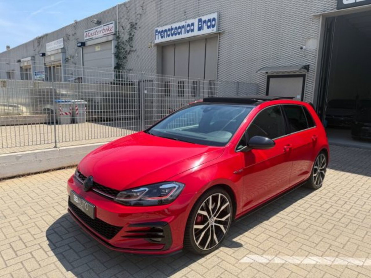 Volkswagen Golf 2.0 tsi GTI MT Ultimate 245cv (3)