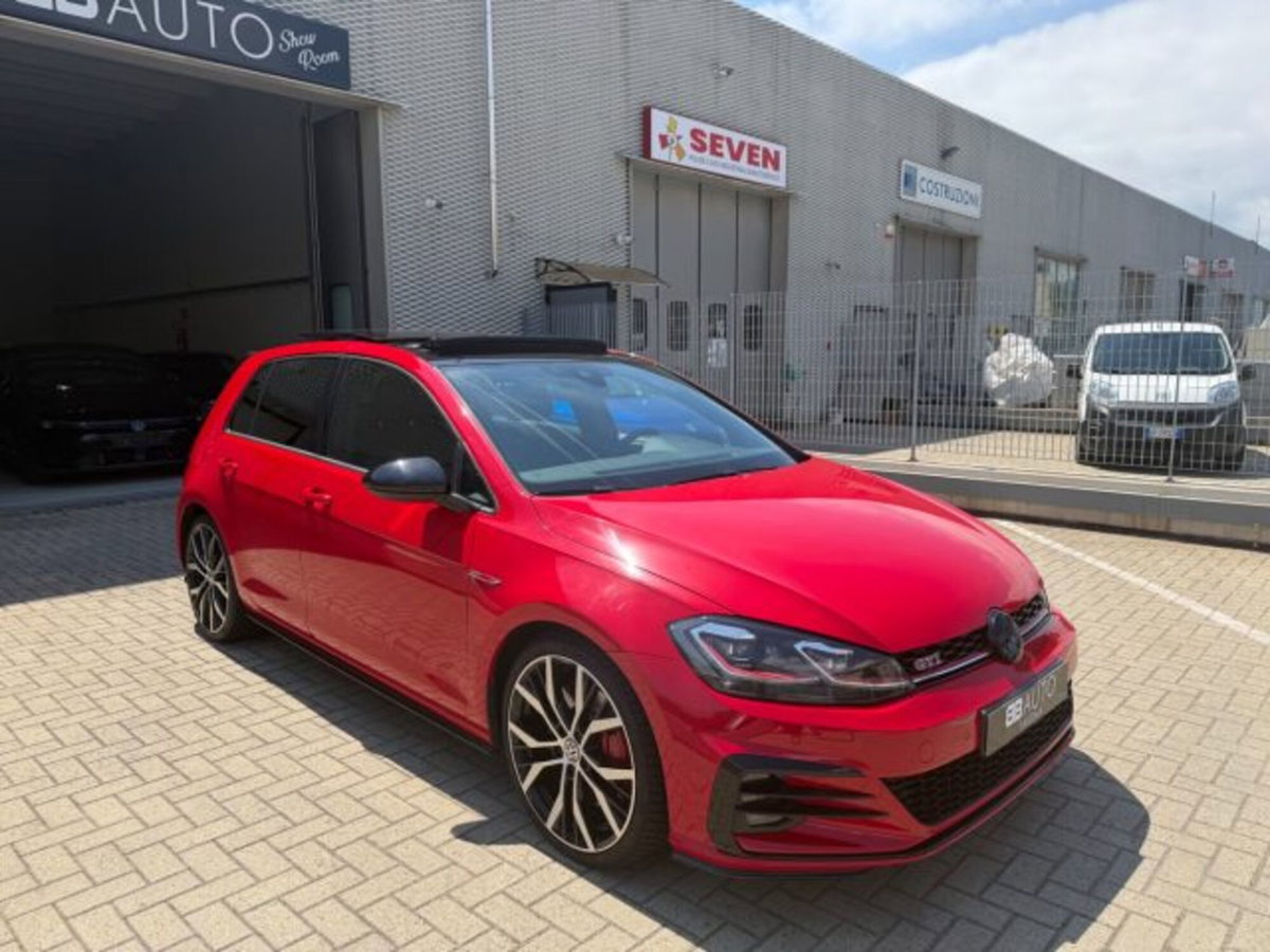 Volkswagen Golf 2.0 tsi GTI MT Ultimate 245cv (5)