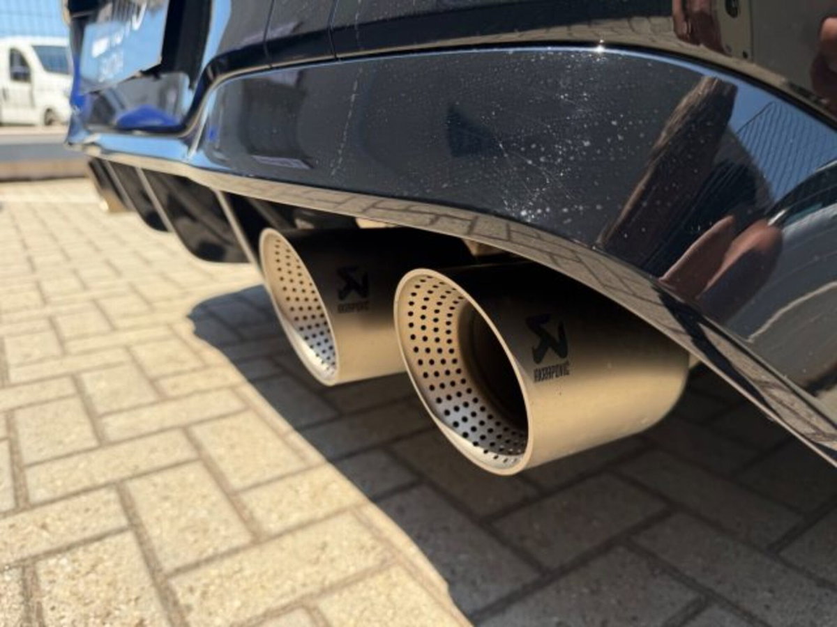 Volkswagen Golf 2.0 tsi R Black Edition 4motion 333cv dsg (11)
