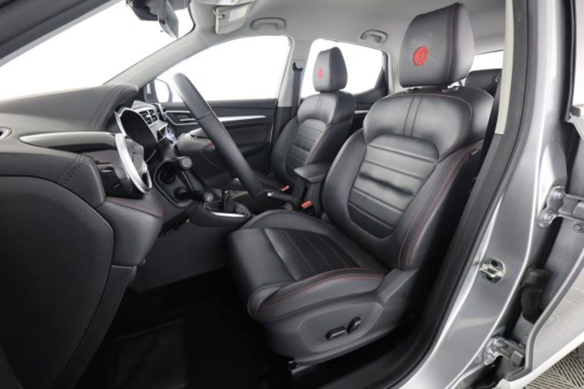Mg ZS ZS 1.5 Luxury (2)