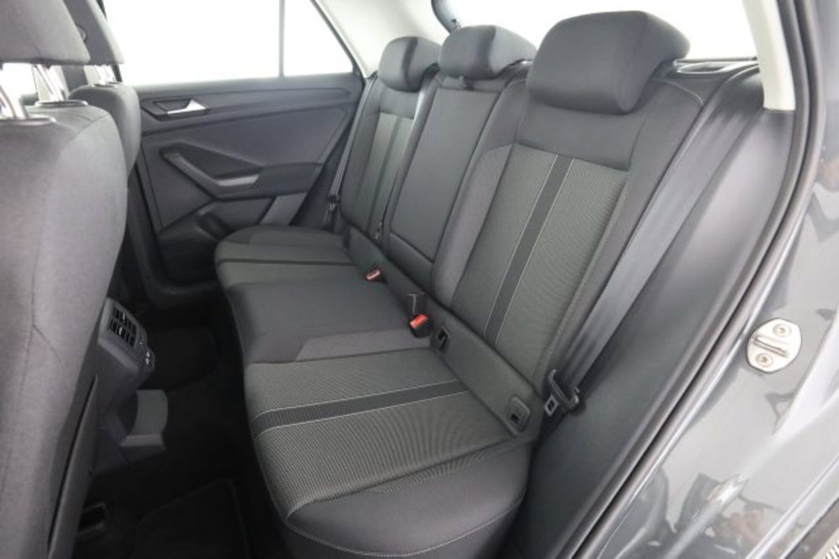 Volkswagen T-Roc 2.0 tdi Life 115cv (3)