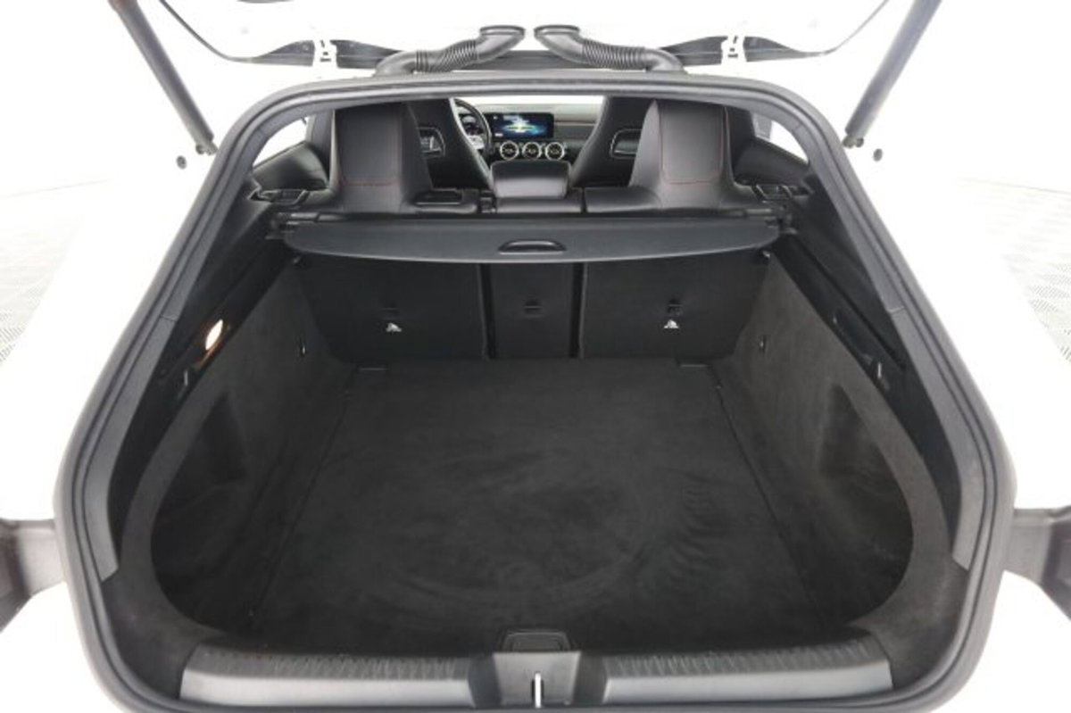 Mercedes-Benz CLA Shooting Brake 200 d Automatic Shooting Brake Premium (6)