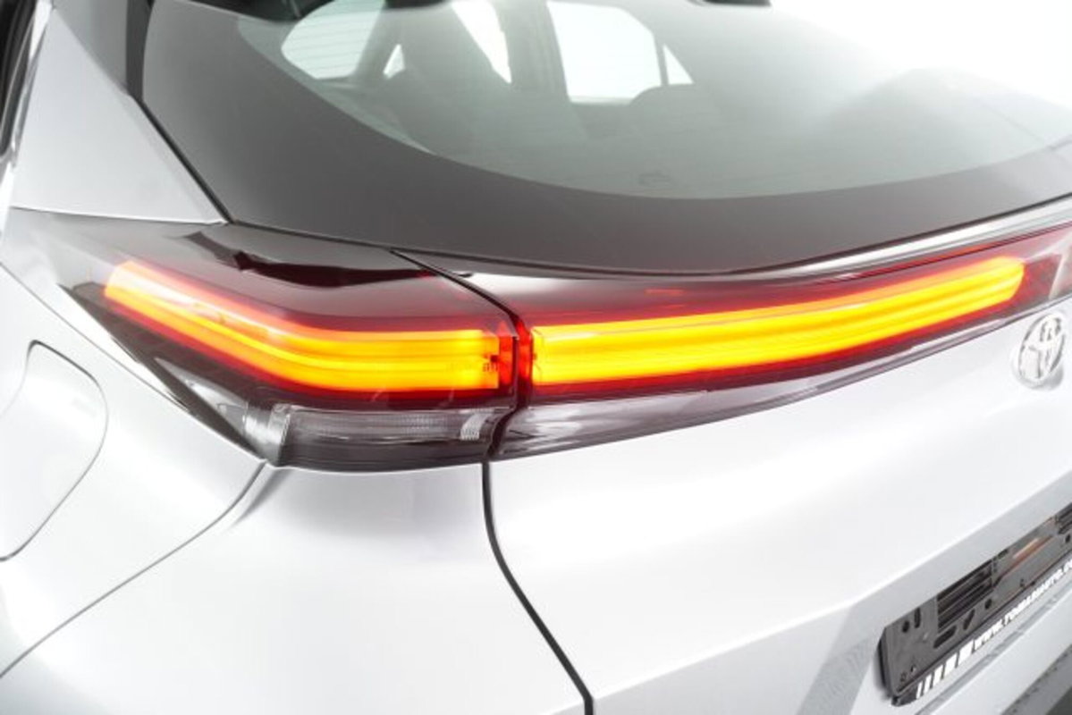 Toyota Toyota C-HR 1.8 hv Active eco fwd e-cvt (17)