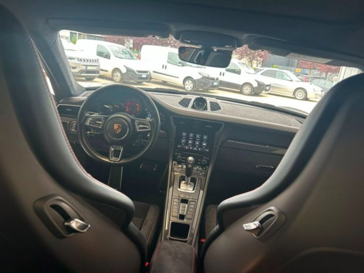 Porsche 911 Coupé 3.0 Carrera 4 GTS (11)
