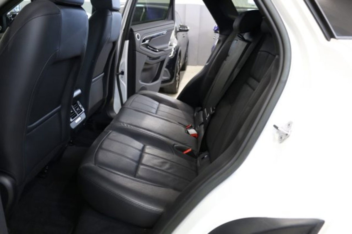 Land Rover Range Rover Evoque 2.0D I4 163CV AWD Auto R-Dynamic SE (12)