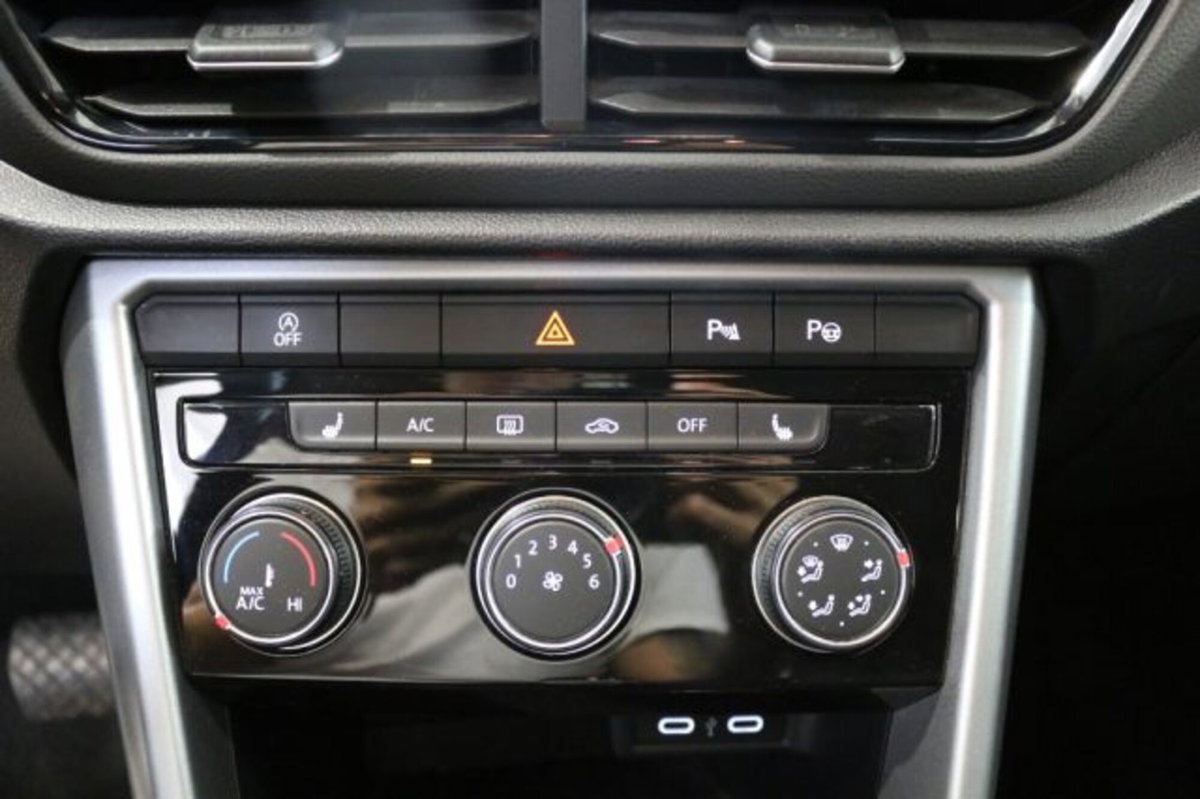 Volkswagen T-Roc 1.5 TSI ACT DSG Style BlueMotion Technology (17)