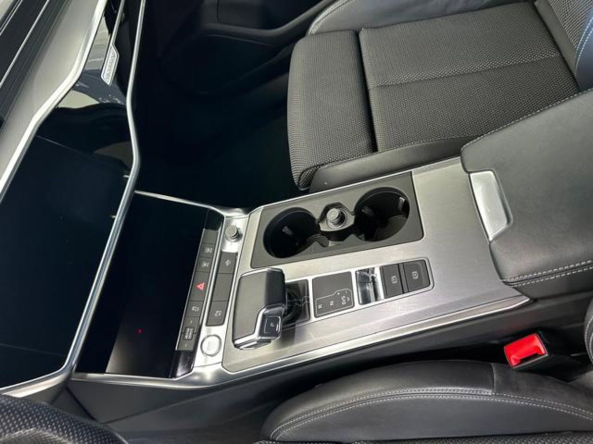 Audi A6 Avant 45 2.0 TFSI quattro ultra S tronic Business (16)