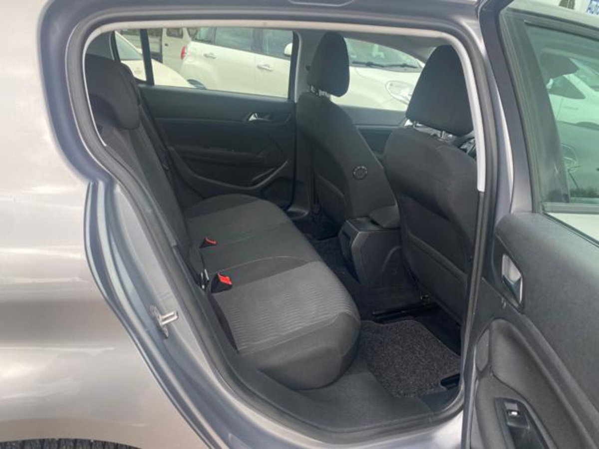Peugeot 308 BlueHDi 100 S&S Active (8)
