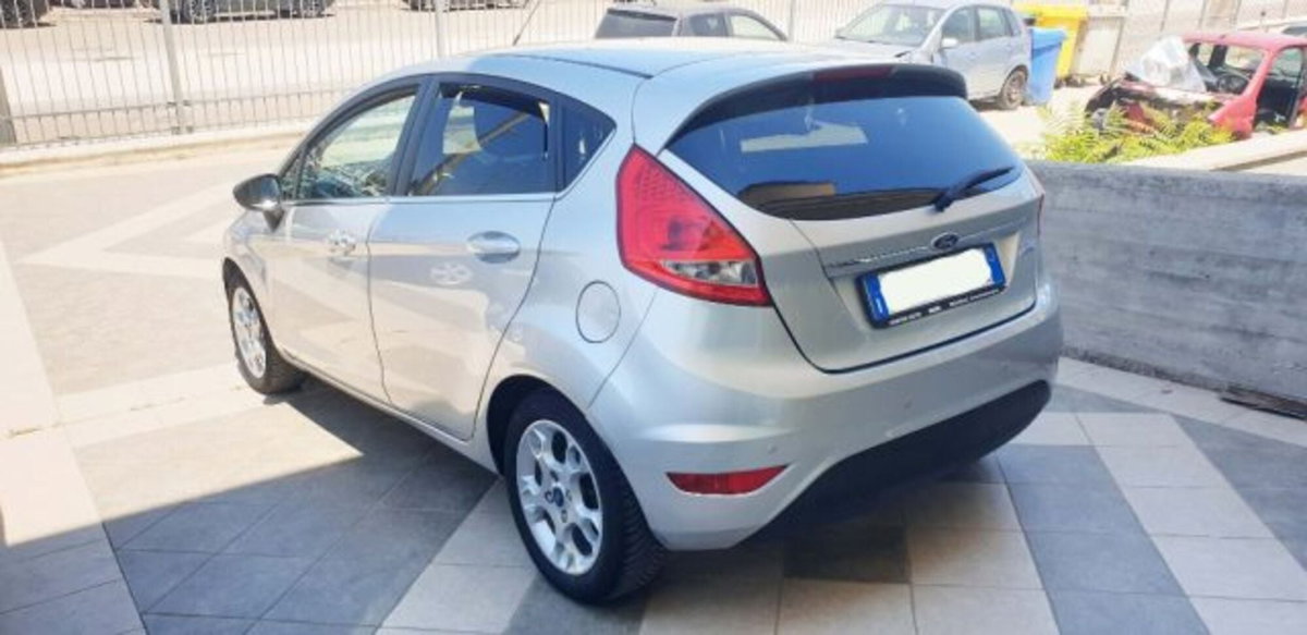 Ford Fiesta 1.4 TDCi 70CV 5 porte Titanium (6)