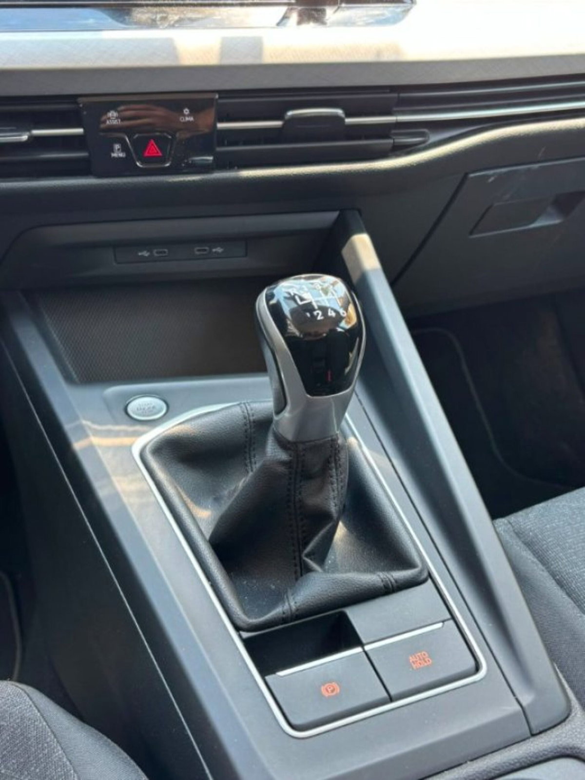 Volkswagen Golf 2.0 TDI SCR Life (7)