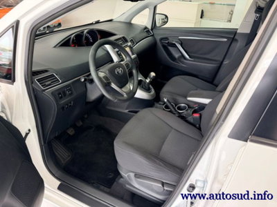 Toyota Verso 2.0 D Active 7 posti (10)
