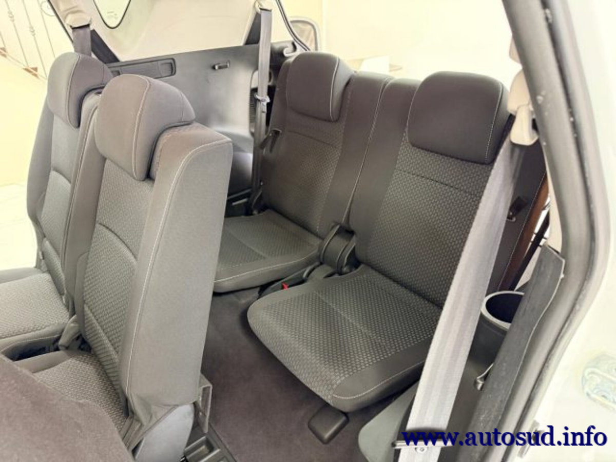 Toyota Verso 2.0 D Active 7 posti (18)