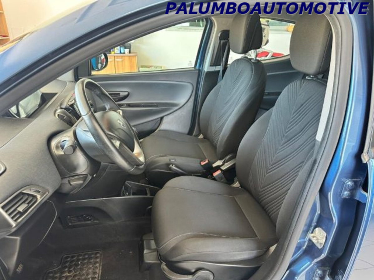 Lancia Ypsilon 1.0 FireFly 5 porte S&S Hybrid Ecochic Gold (7)