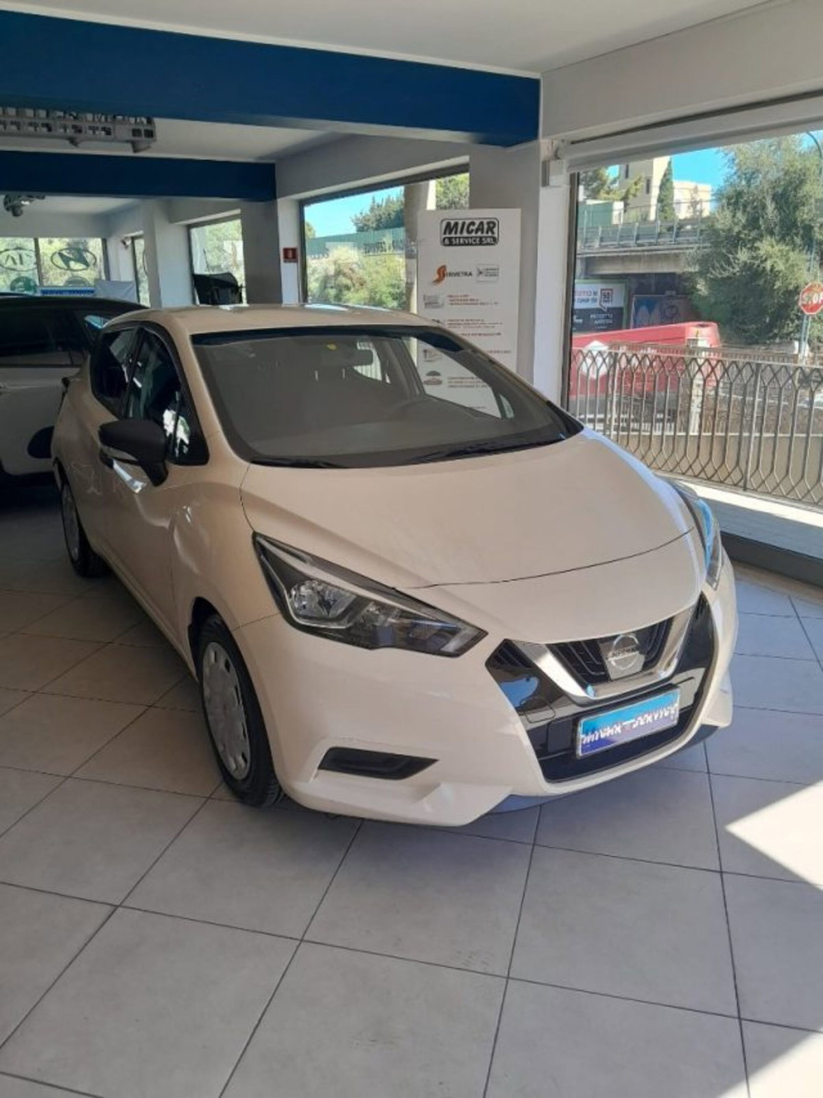 Nissan Micra 1.0L 12V 5 porte Visia (2)