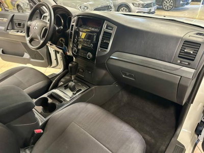 Mitsubishi Pajero 3.2 DI-D 16V aut. 5p. Tender DPF (11)