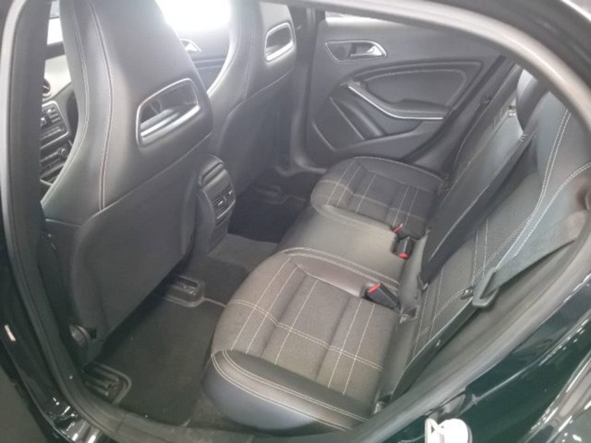 Mercedes-Benz GLA SUV 220 d Automatic Sport (14)