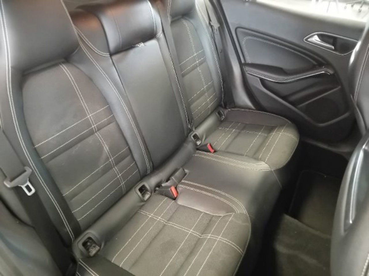 Mercedes-Benz GLA SUV 220 d Automatic Sport (17)