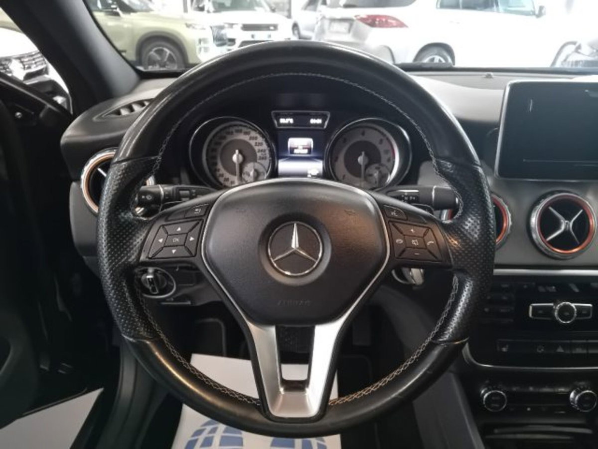 Mercedes-Benz GLA SUV 220 d Automatic Sport (19)