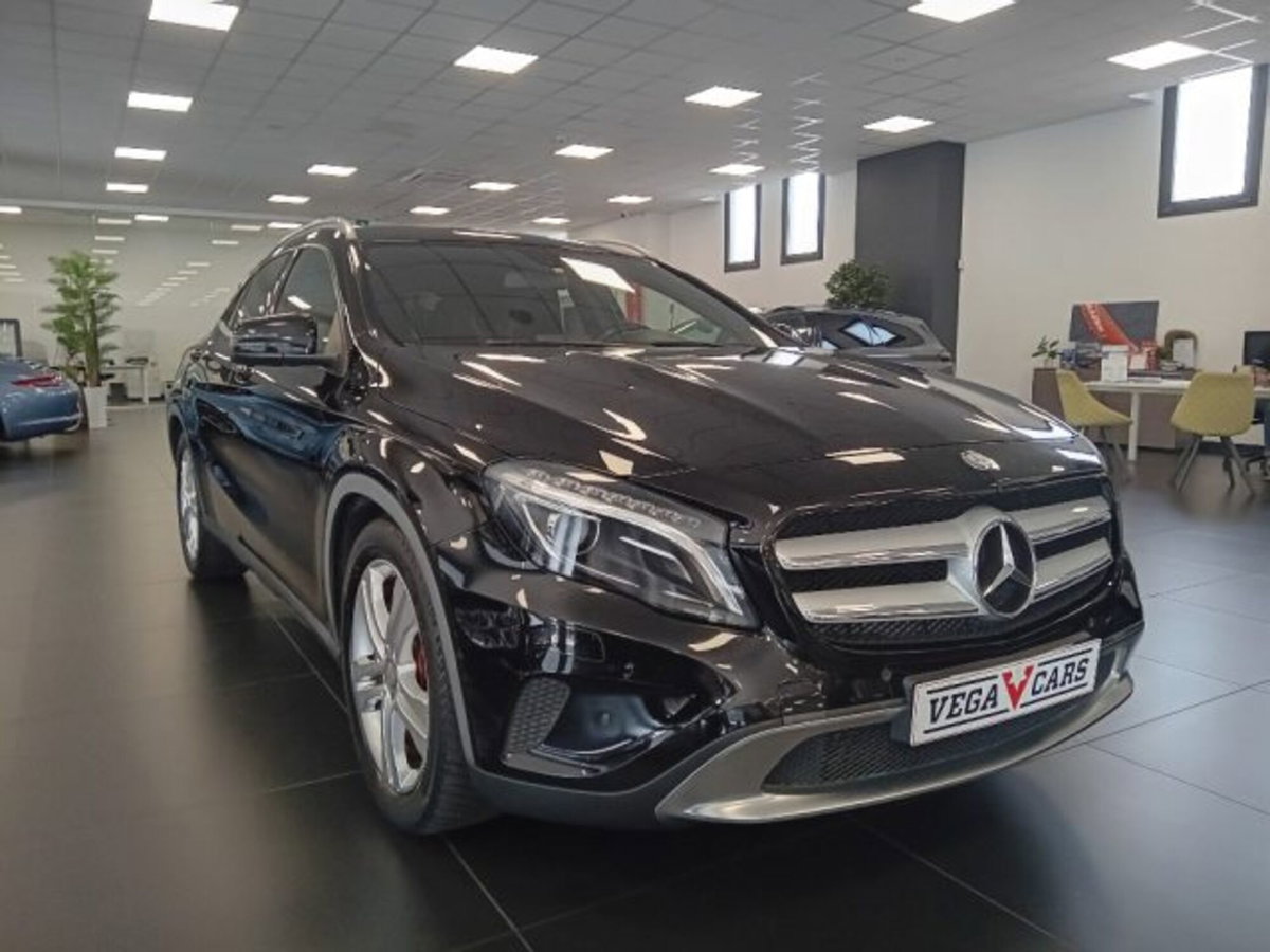 Mercedes-Benz GLA SUV 220 d Automatic Sport (3)