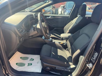 Ford Focus Station Wagon 1.0 EcoBoost Hybrid 155 CV SW ST-Line (12)