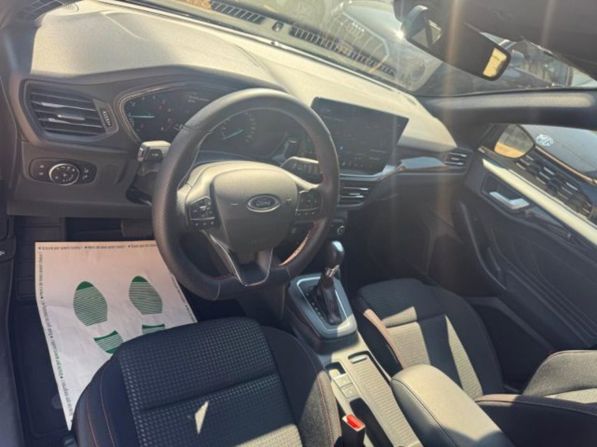 Ford Focus Station Wagon 1.0 EcoBoost Hybrid 155 CV SW ST-Line (13)