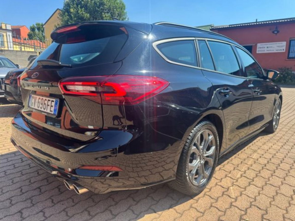 Ford Focus Station Wagon 1.0 EcoBoost Hybrid 155 CV SW ST-Line (3)