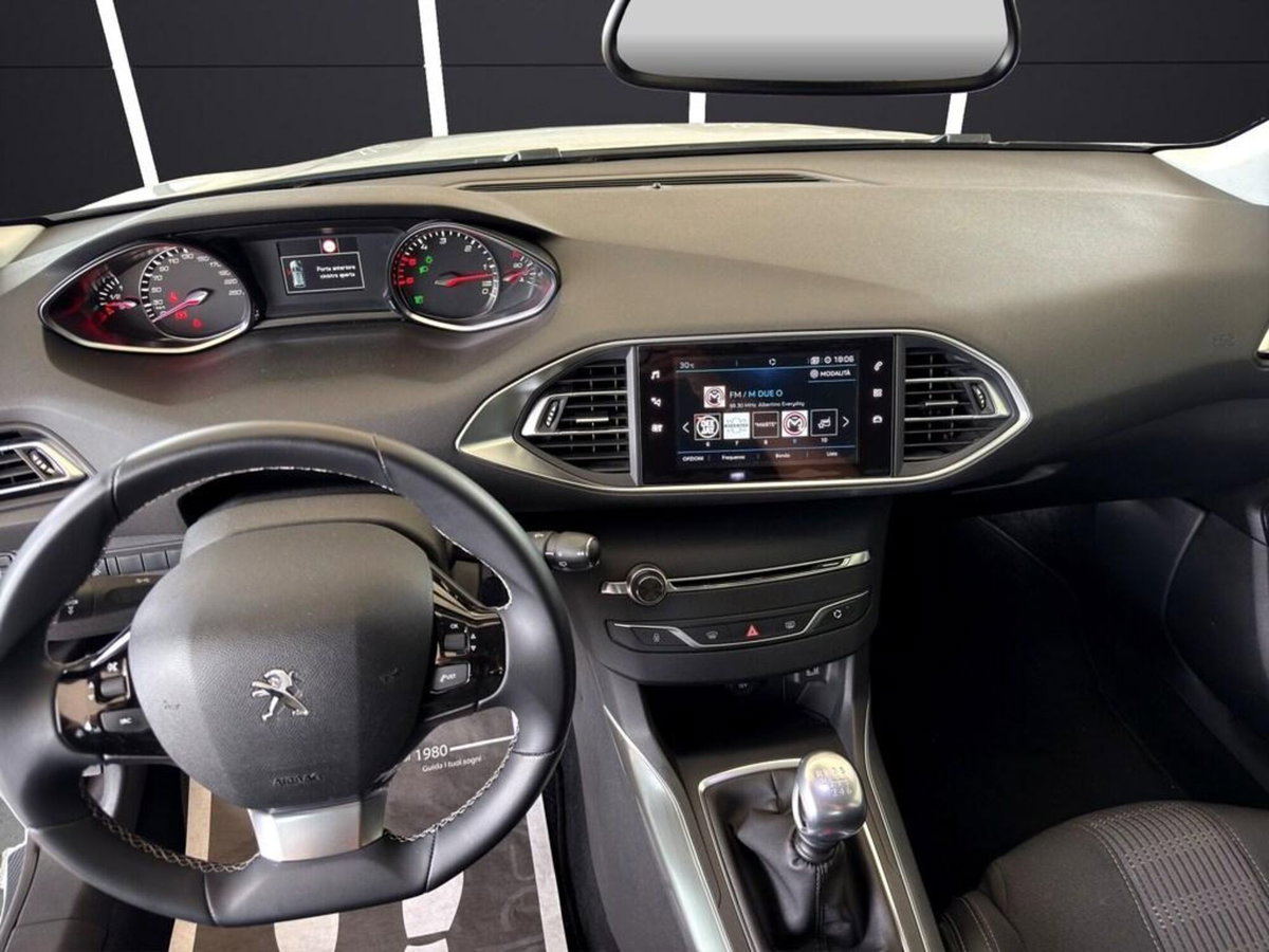 Peugeot 308 BlueHDi 130 S&S Business (13)