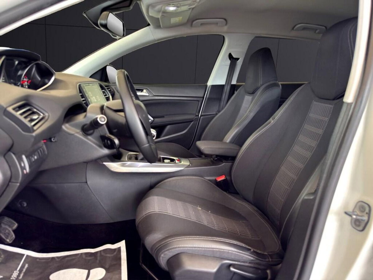 Peugeot 308 BlueHDi 130 S&S Business (9)