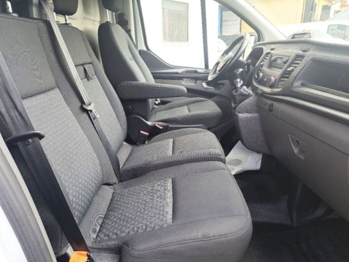 Ford Transit Custom Furgone 320 2.0 EcoBlue Hybrid 130 PL Furg. Titanium (5)