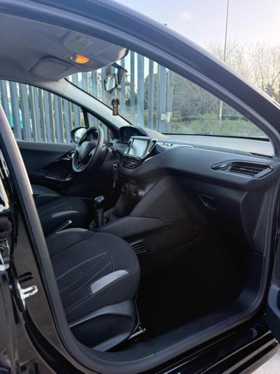 Peugeot 208 HDi 68 CV 5 porte Allure (12)