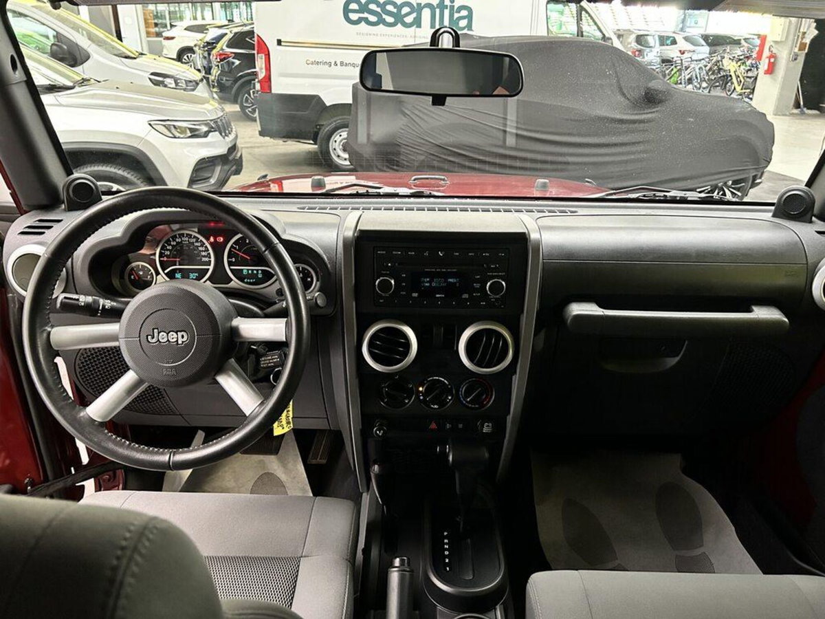 Jeep Wrangler 2.8 CRD DPF Sahara Auto (12)
