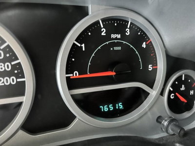 Jeep Wrangler 2.8 CRD DPF Sahara Auto (14)