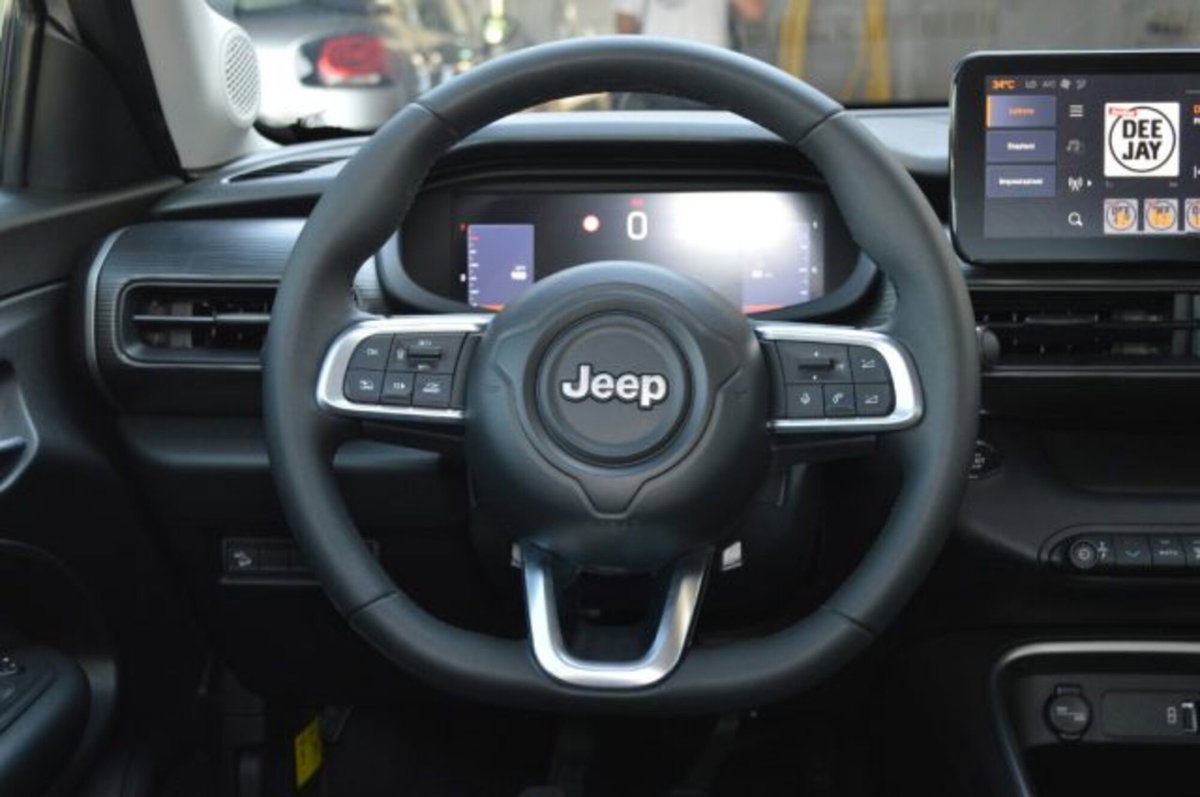Jeep Avenger 1.2 turbo Altitude fwd 100cv (10)