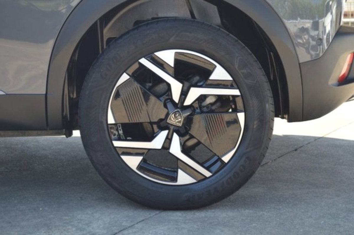 Peugeot 2008 PureTech 130 S&S EAT8 Allure Pack (20)