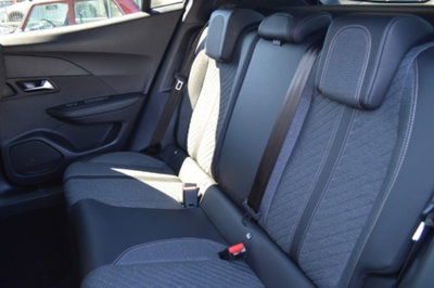 Peugeot 2008 PureTech 130 S&S EAT8 Allure Pack (9)