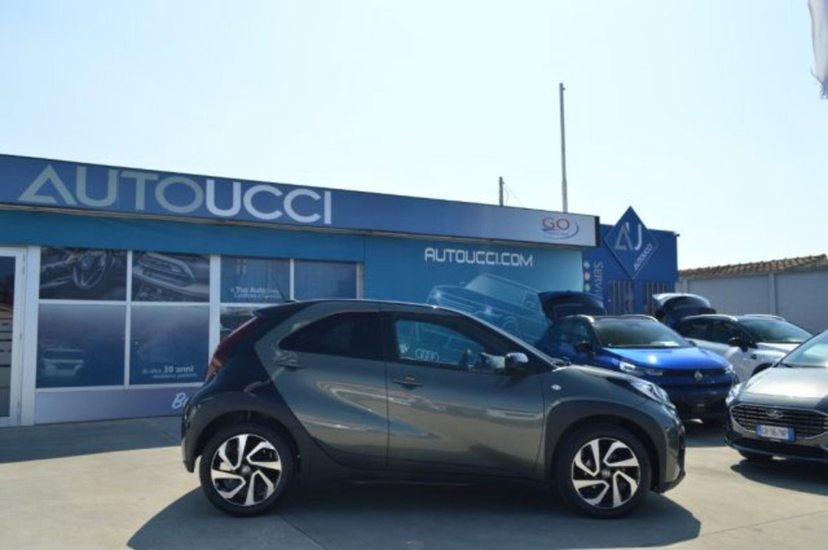 Toyota Aygo X 1.0 VVT-i 72 CV 5 porte Limited Air (2)