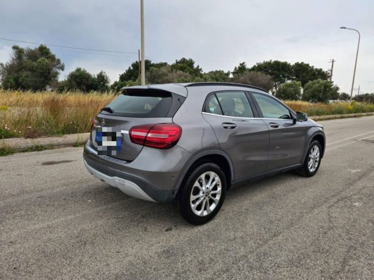 Mercedes-Benz GLA SUV 180 d Automatic Business (5)