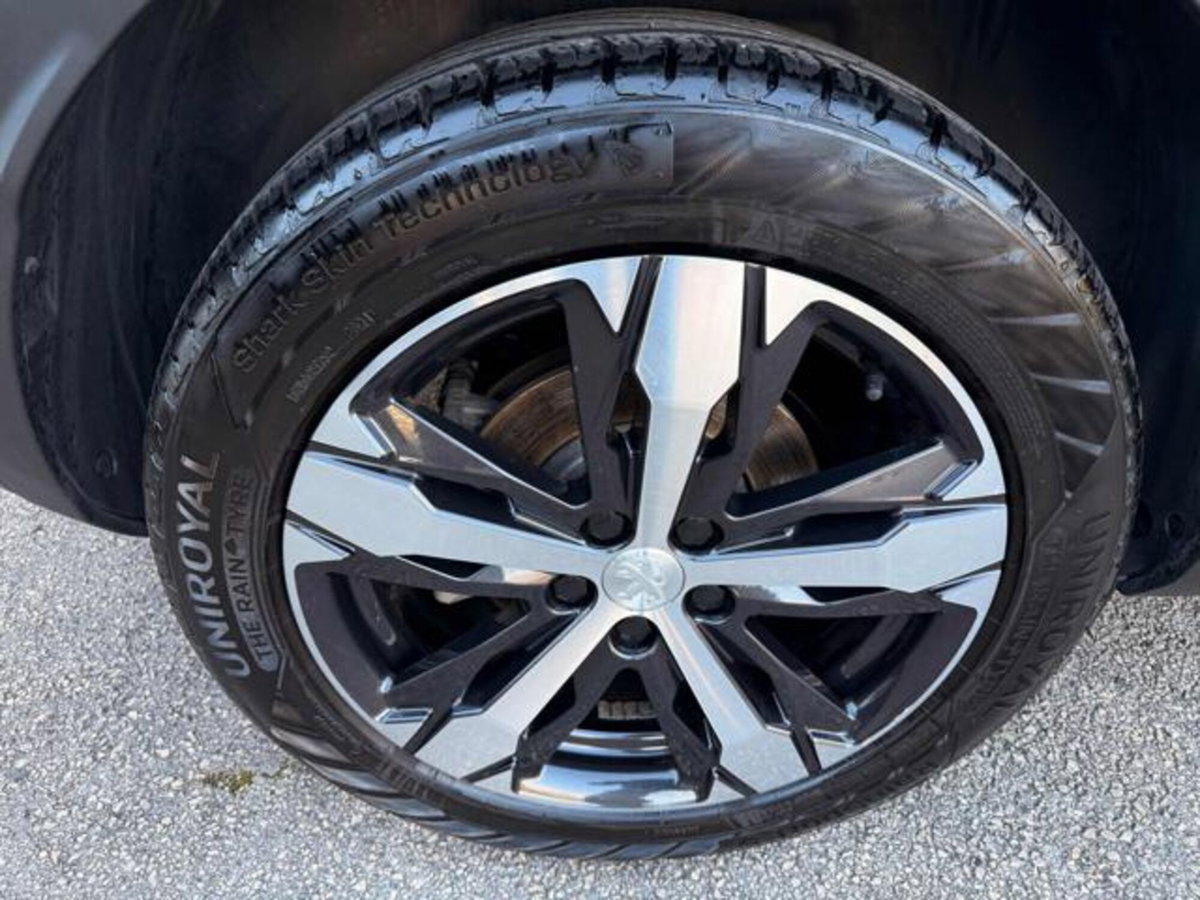 Peugeot 3008 BlueHDi 130 S&S EAT8 Allure Pack (17)