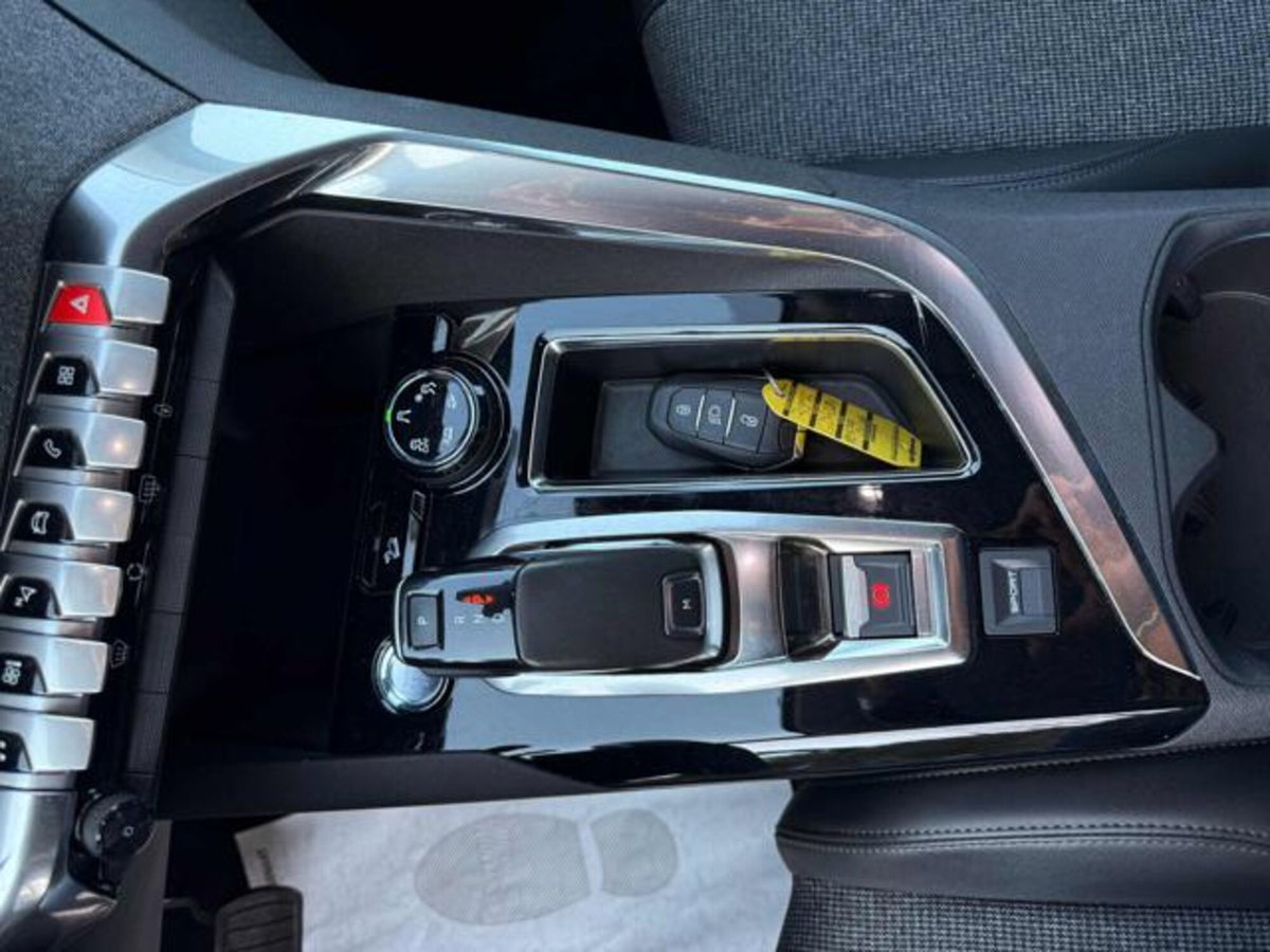 Peugeot 3008 BlueHDi 130 S&S EAT8 Allure Pack (6)